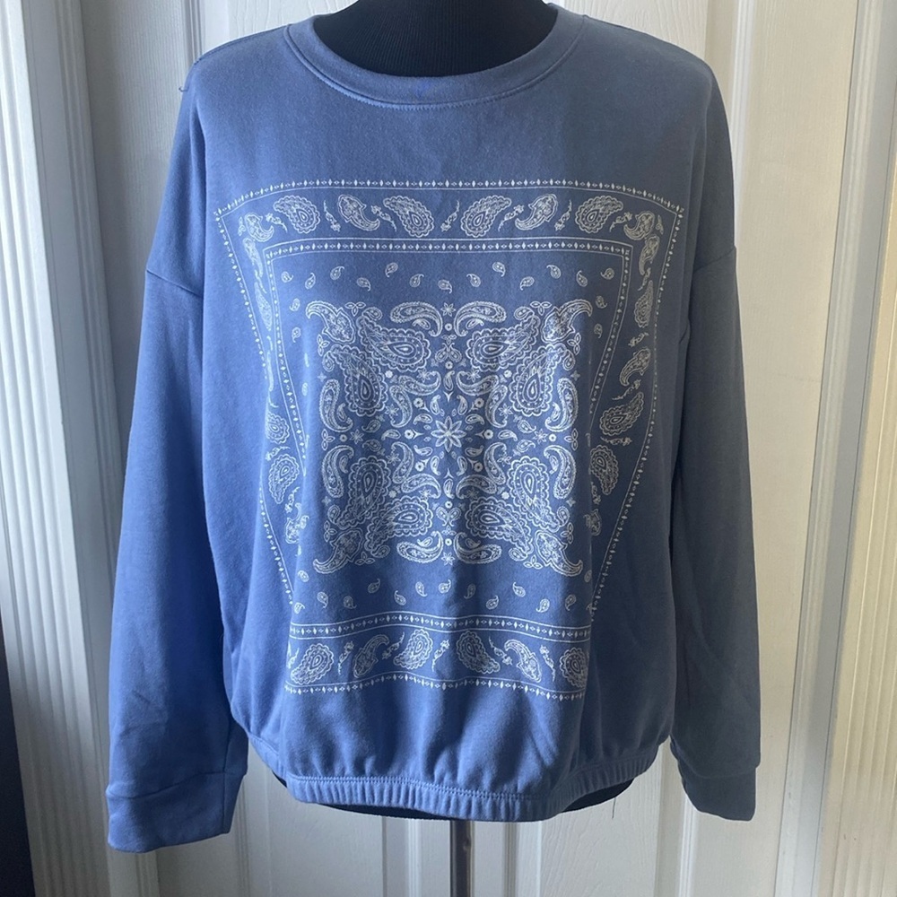 a.n.a. Lightweight Sweatshirt Bandana Print Blue White Elastic Waist Sz XL NWT